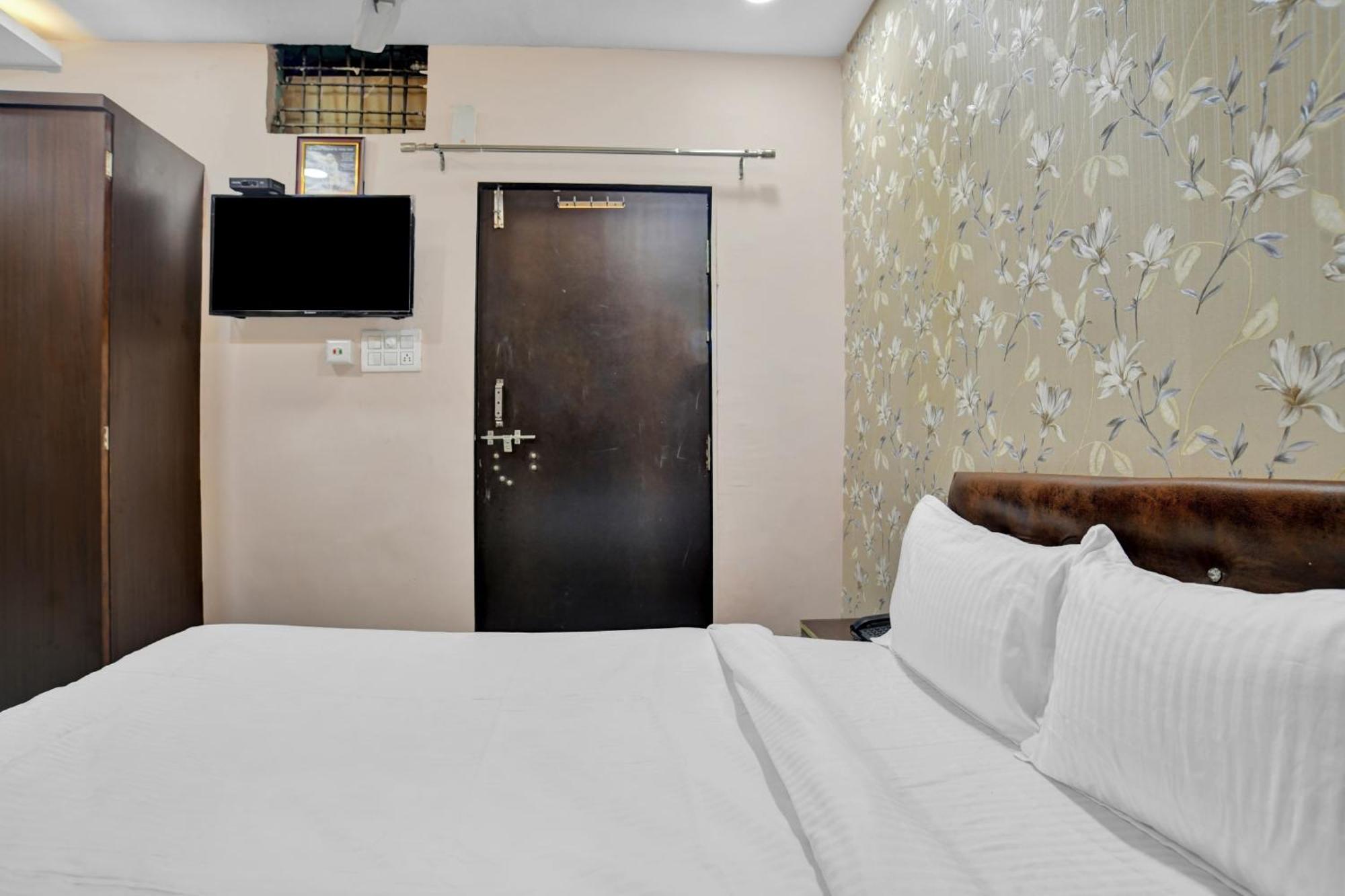 Hotel O Sai Sahara Indore Bagian luar foto